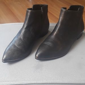 Kenneth Cole pointed toe Booties